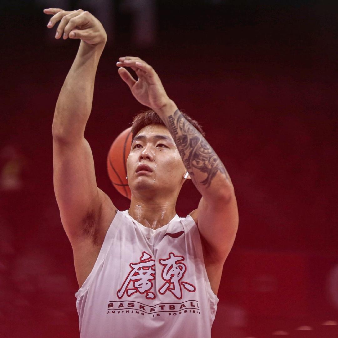 屁股拉夸靠摸鱼