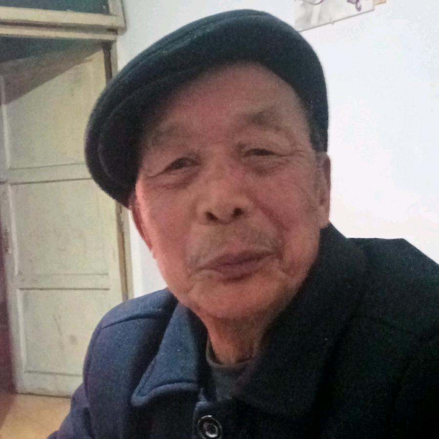 罗依成