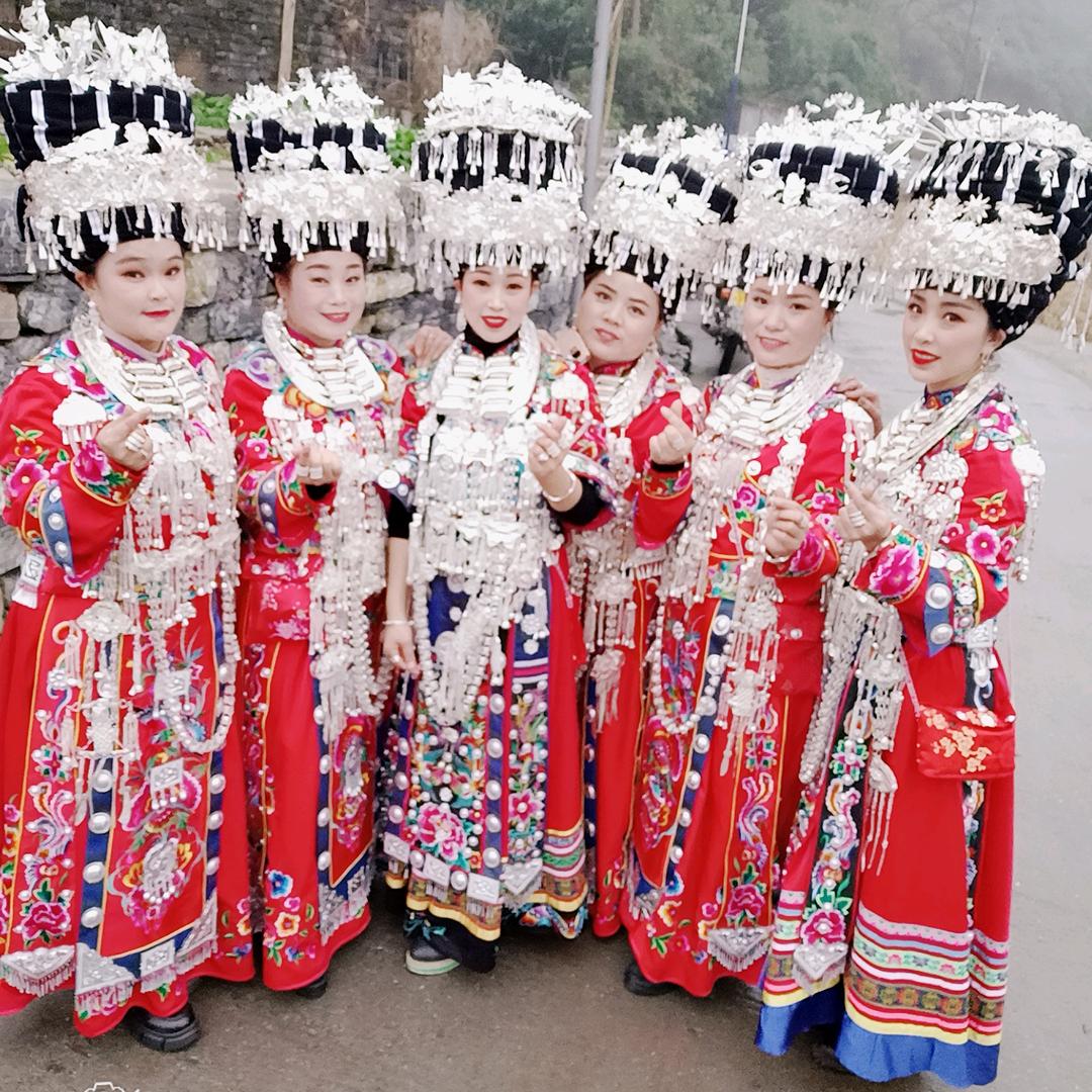 凤凰禾库凤萍苗族服饰