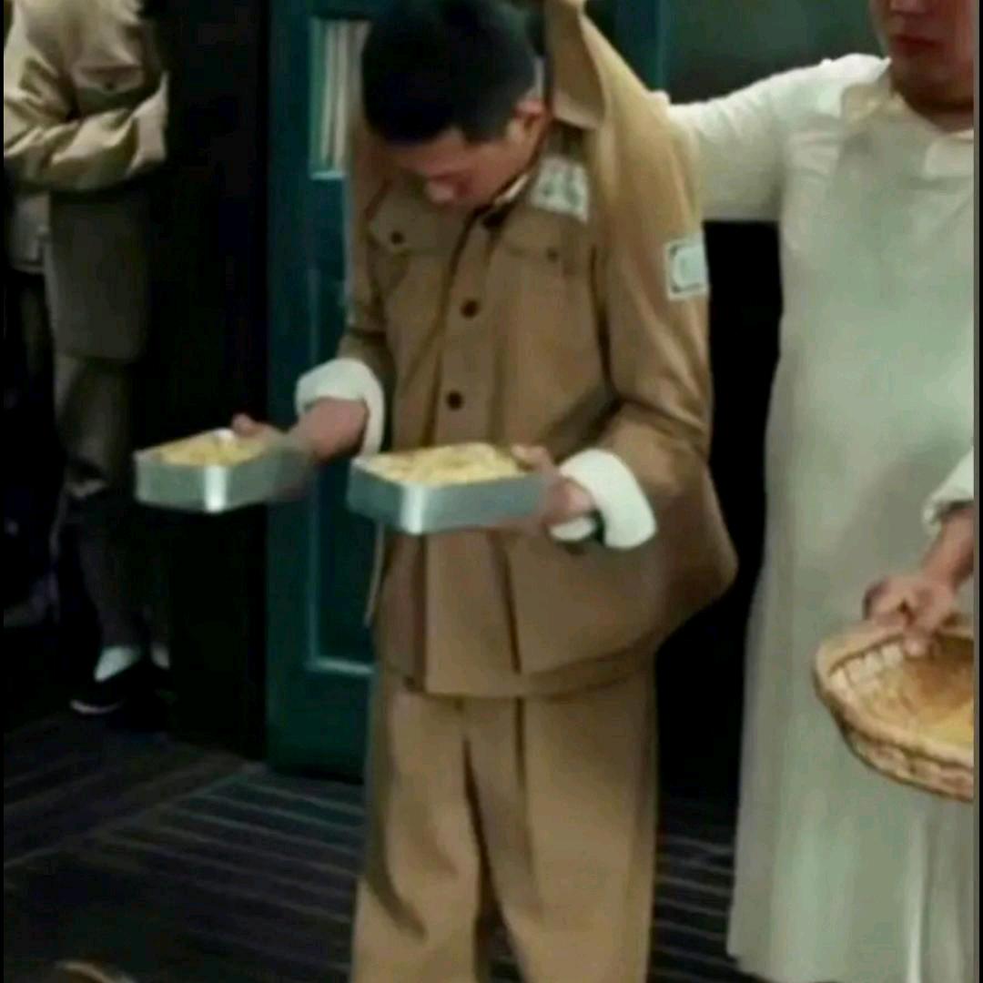 九点零譯分.