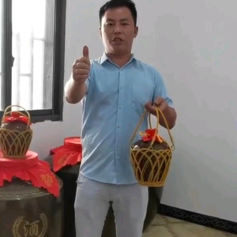 @阿穴诚名酒坊