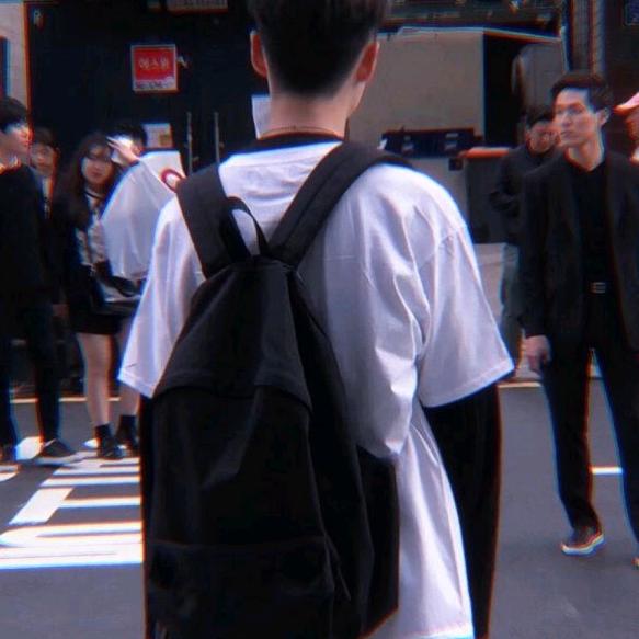 小Y.
