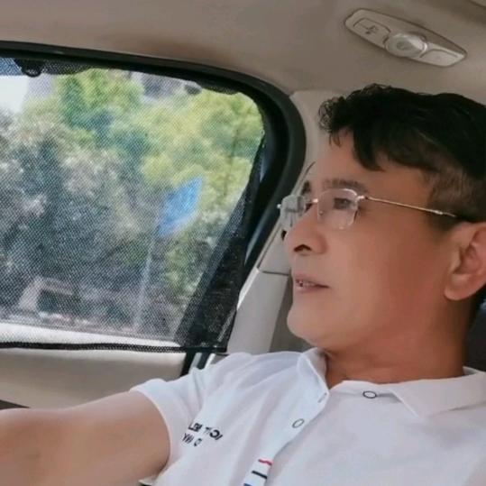 倚楼听雨