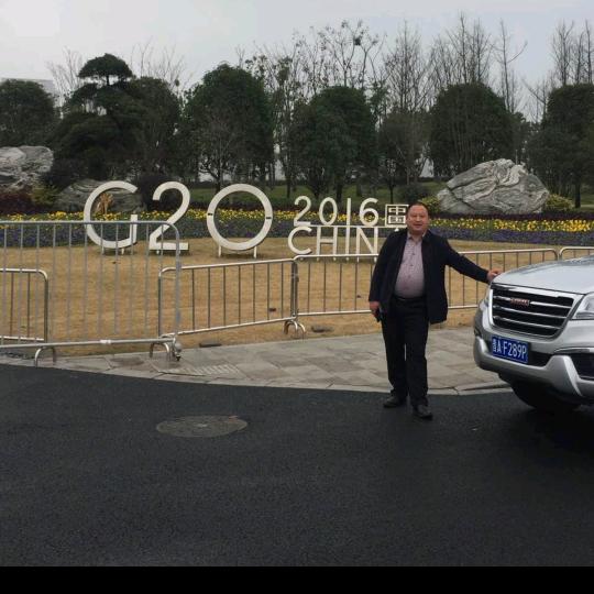 爱江山更爱美人。