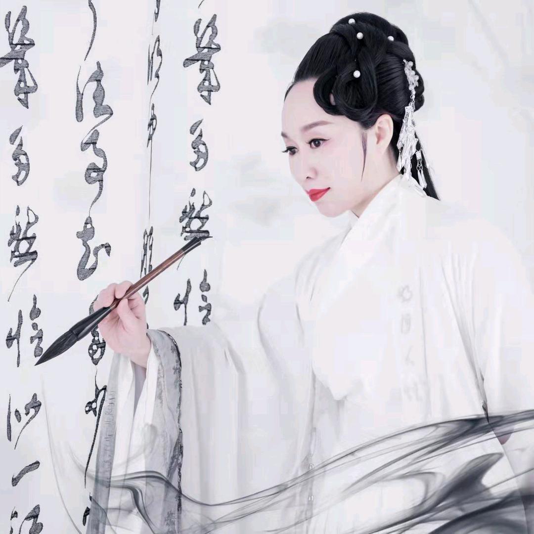 素墨佳人.多宝塔