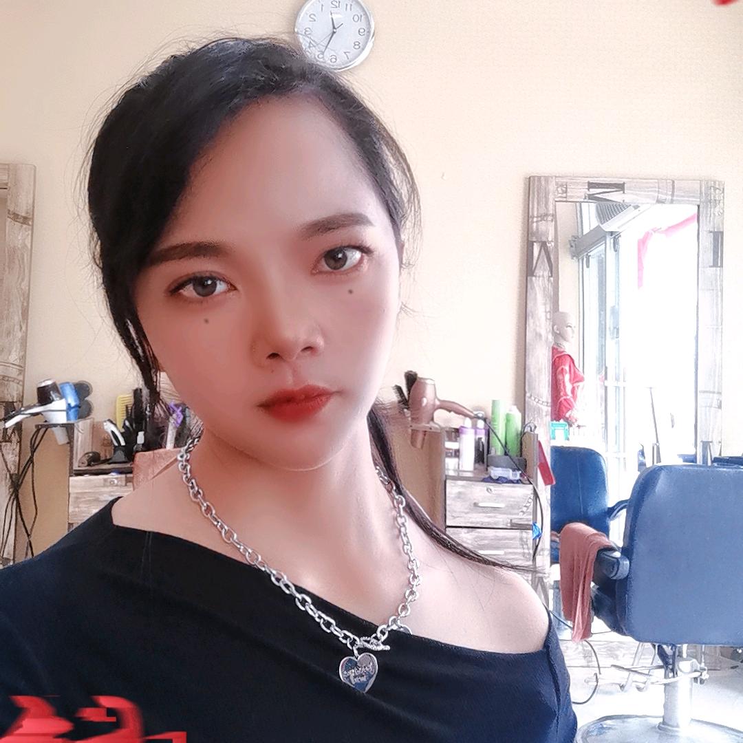 西畴县兴街名姿皇剪理发店