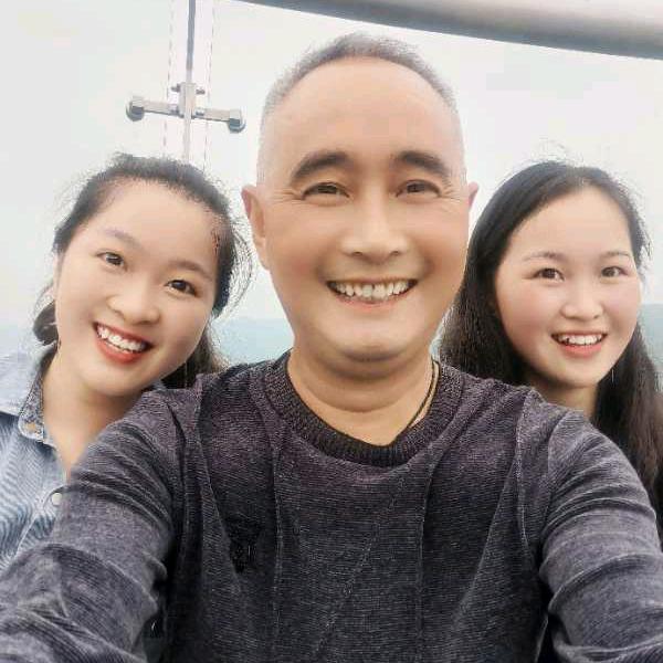 苦累的人生，开心的男人