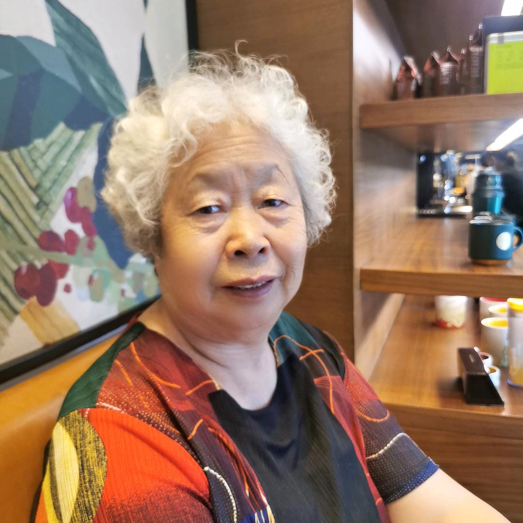 白发老婆婆