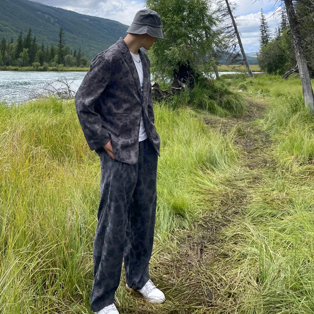 不正经的正经人