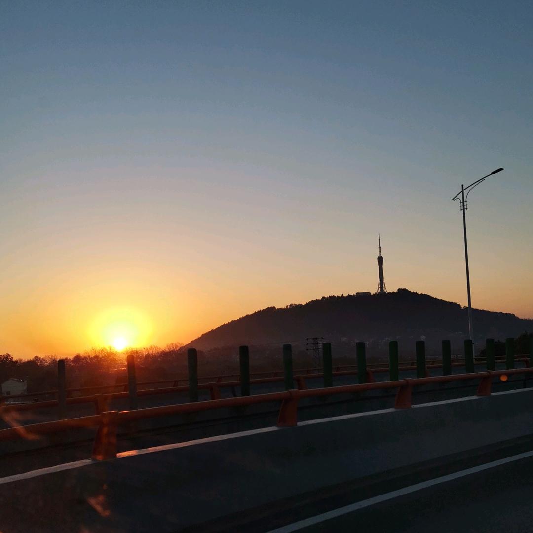 红太阳（剪映）