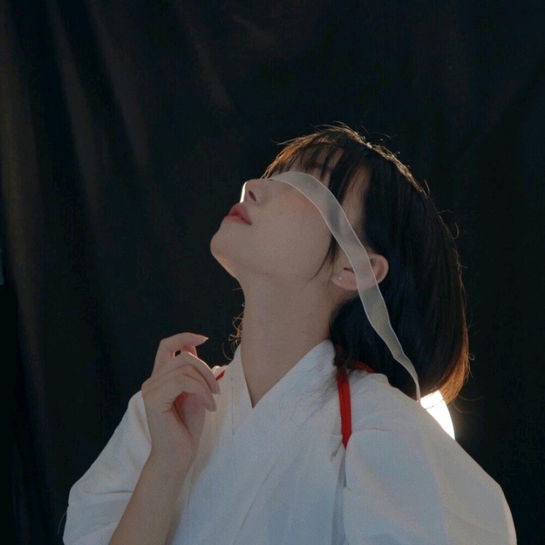 深水蓝