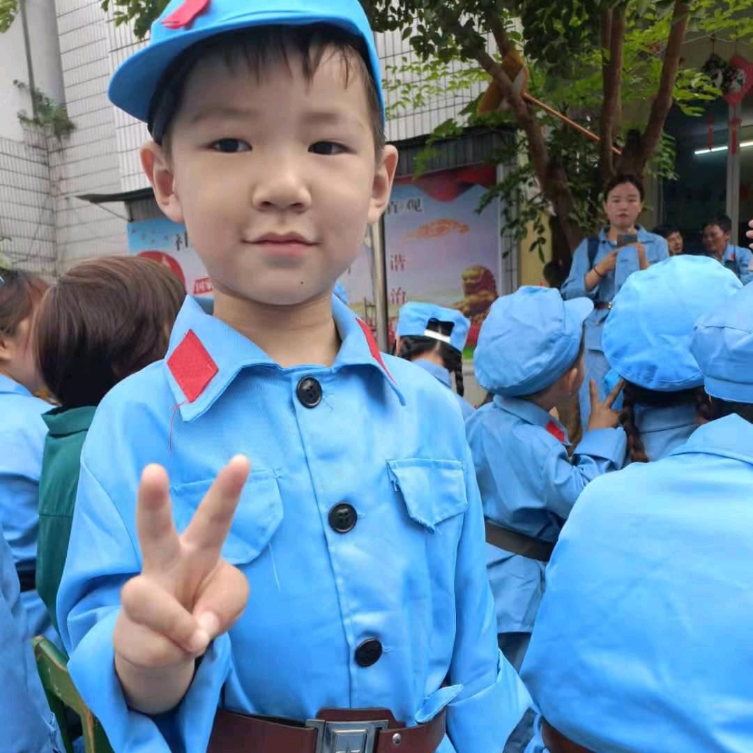 小镇独走，