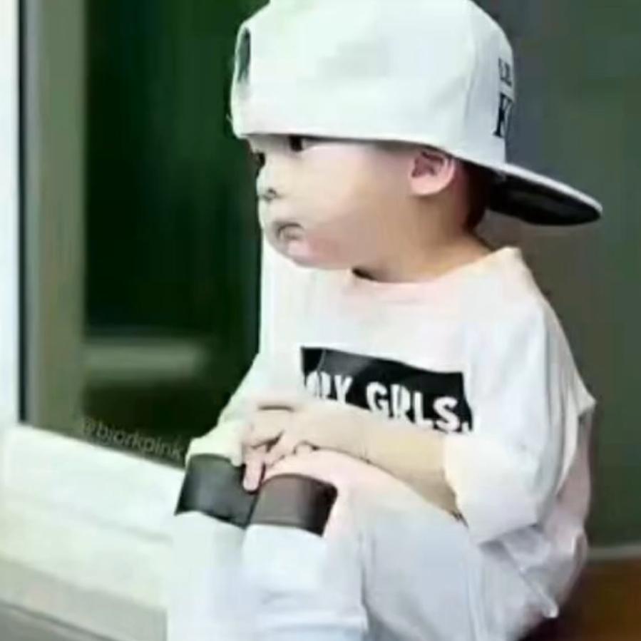 彝人小周