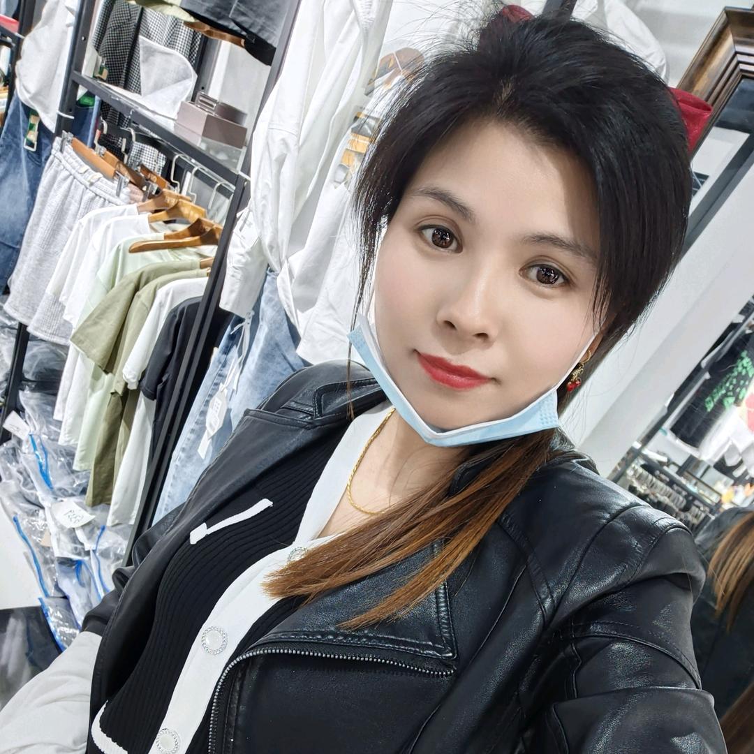 云恒服饰-静静