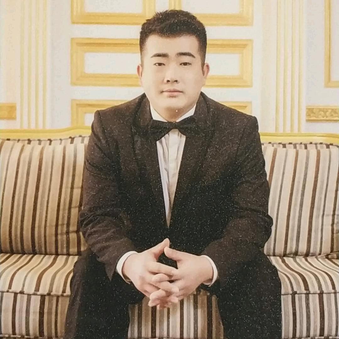 长得太帅也烦