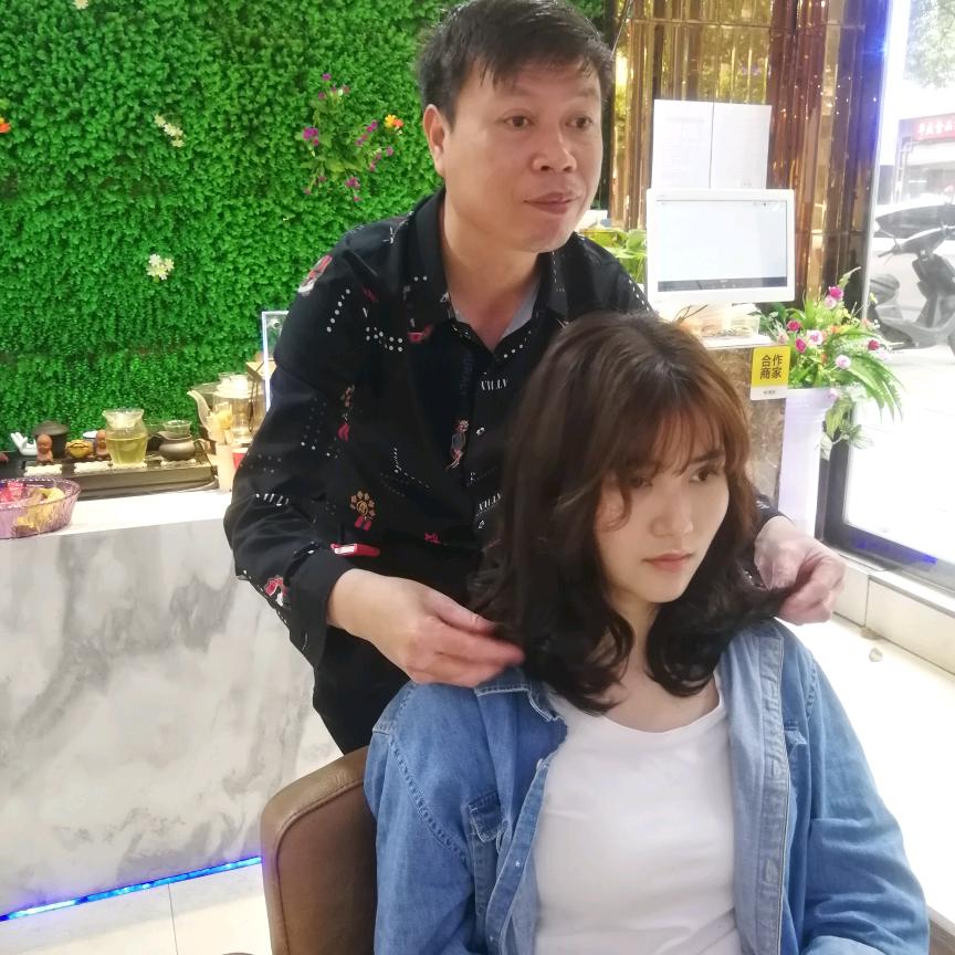 赣州厚德路名店豪士美业