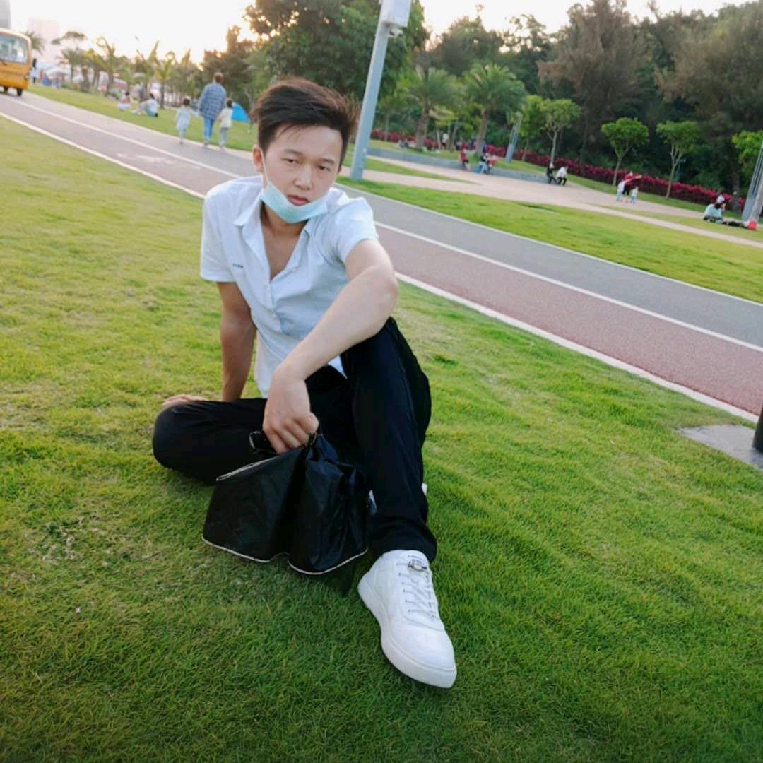 张家界小伙