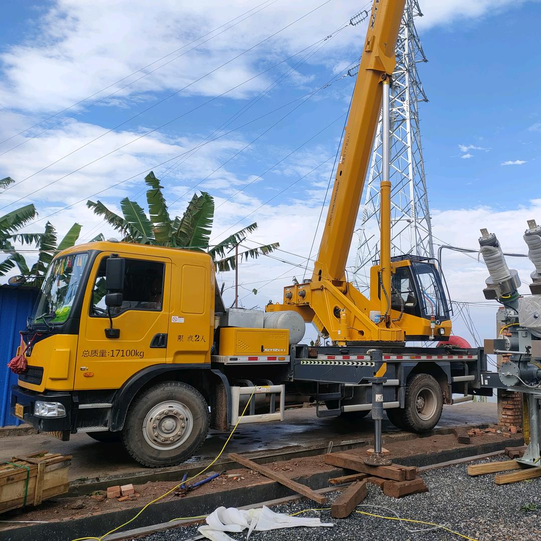 普洱吊车出租8---200.小邱