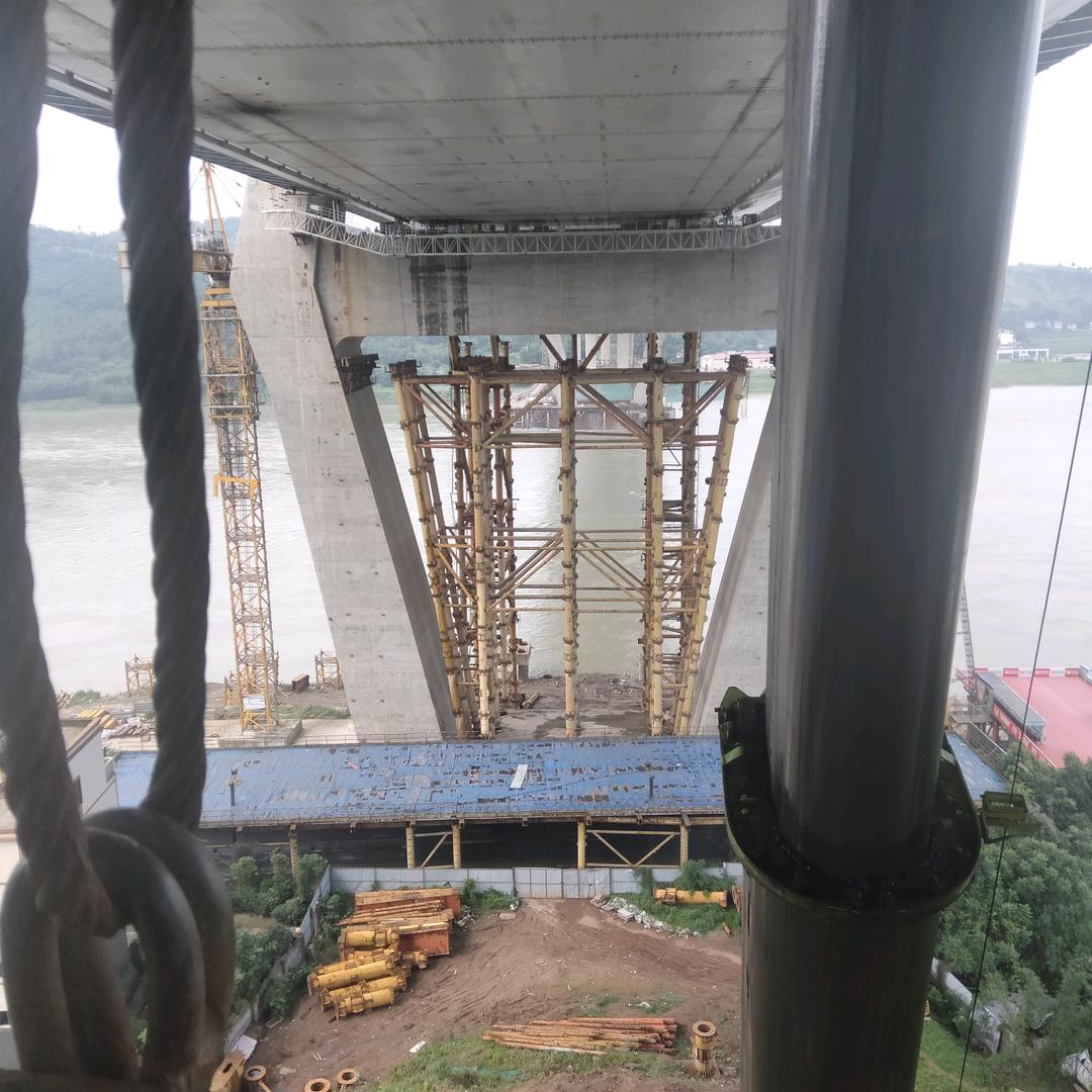 王利爱唱歌的人