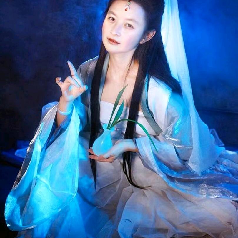 卢微微一笑很倾城