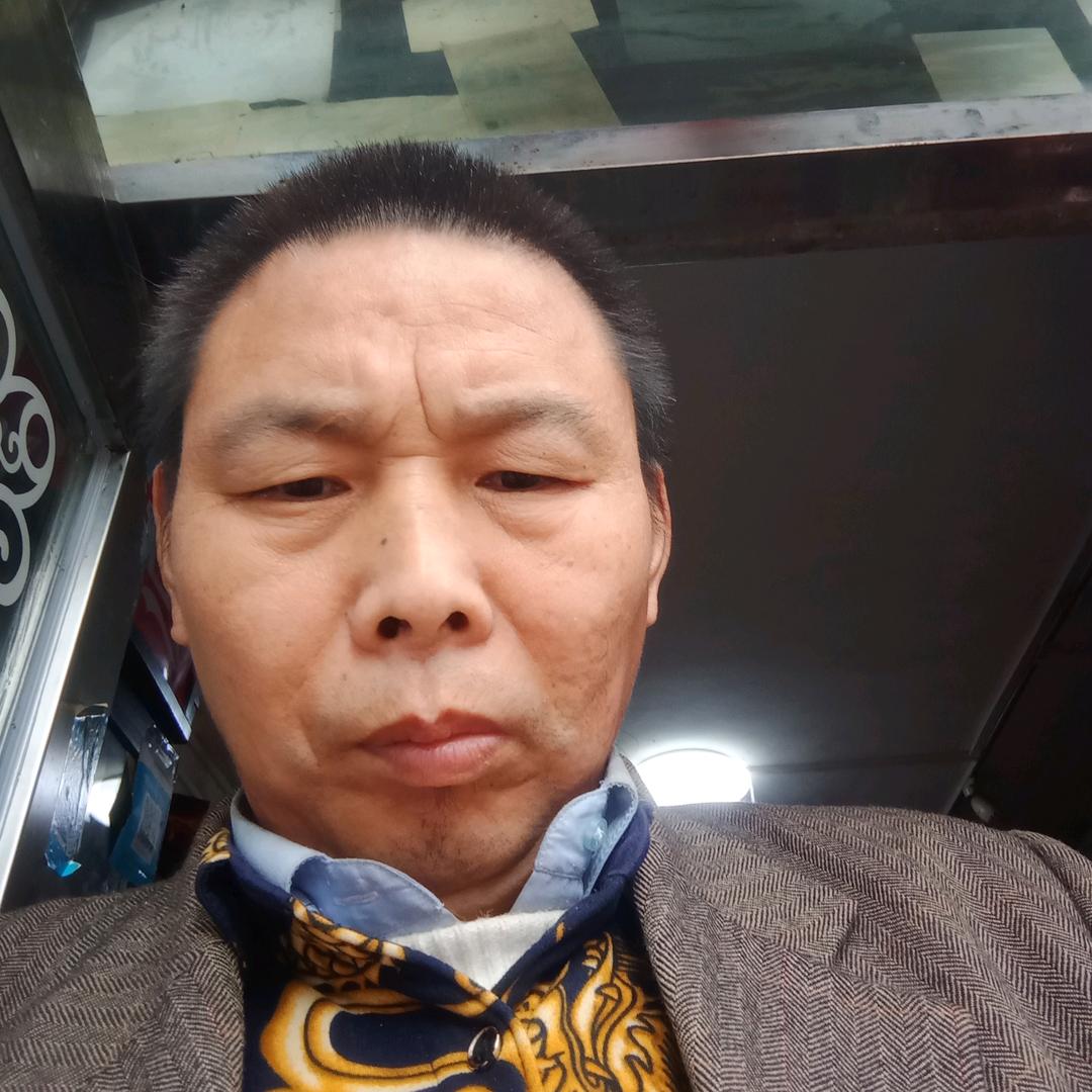王新群