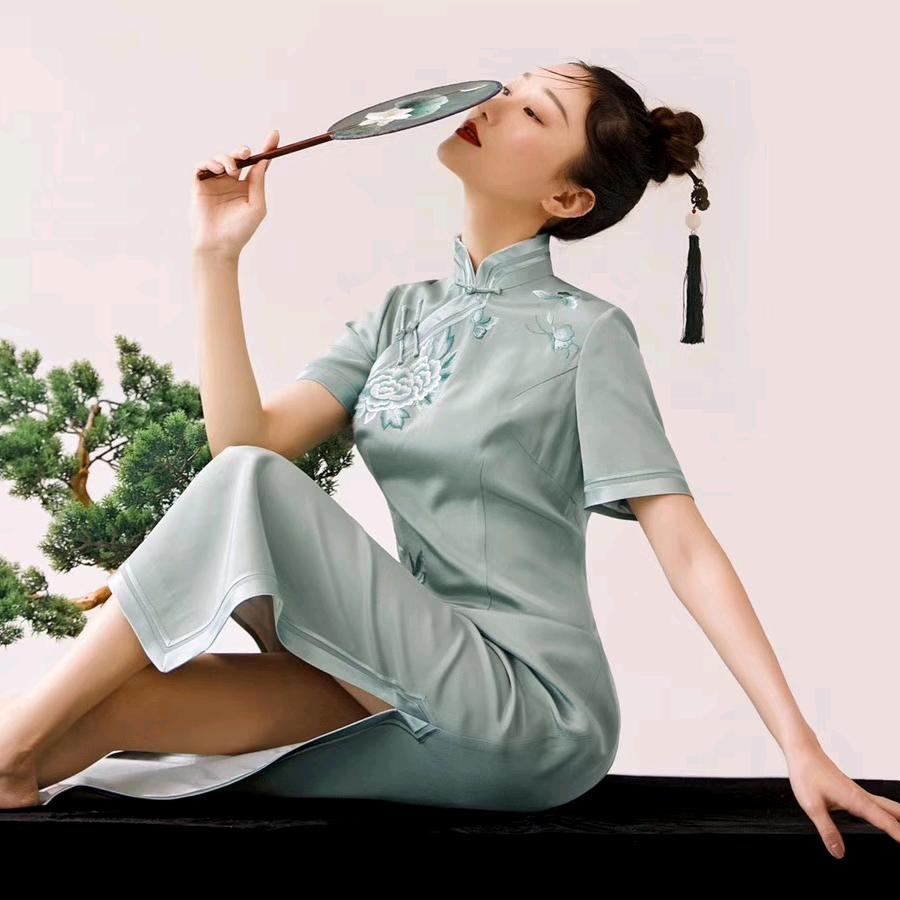 花园格格旗袍定制