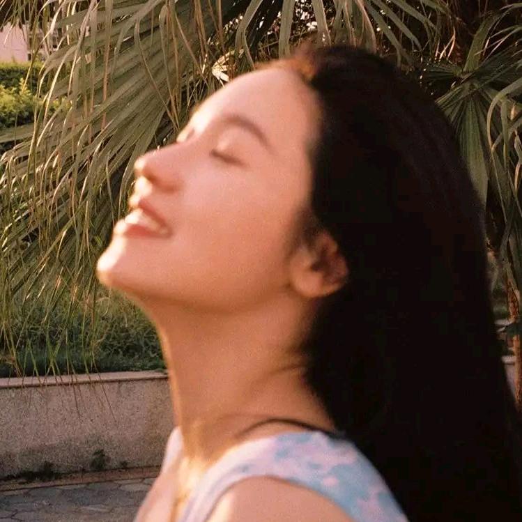 一只眠羊.