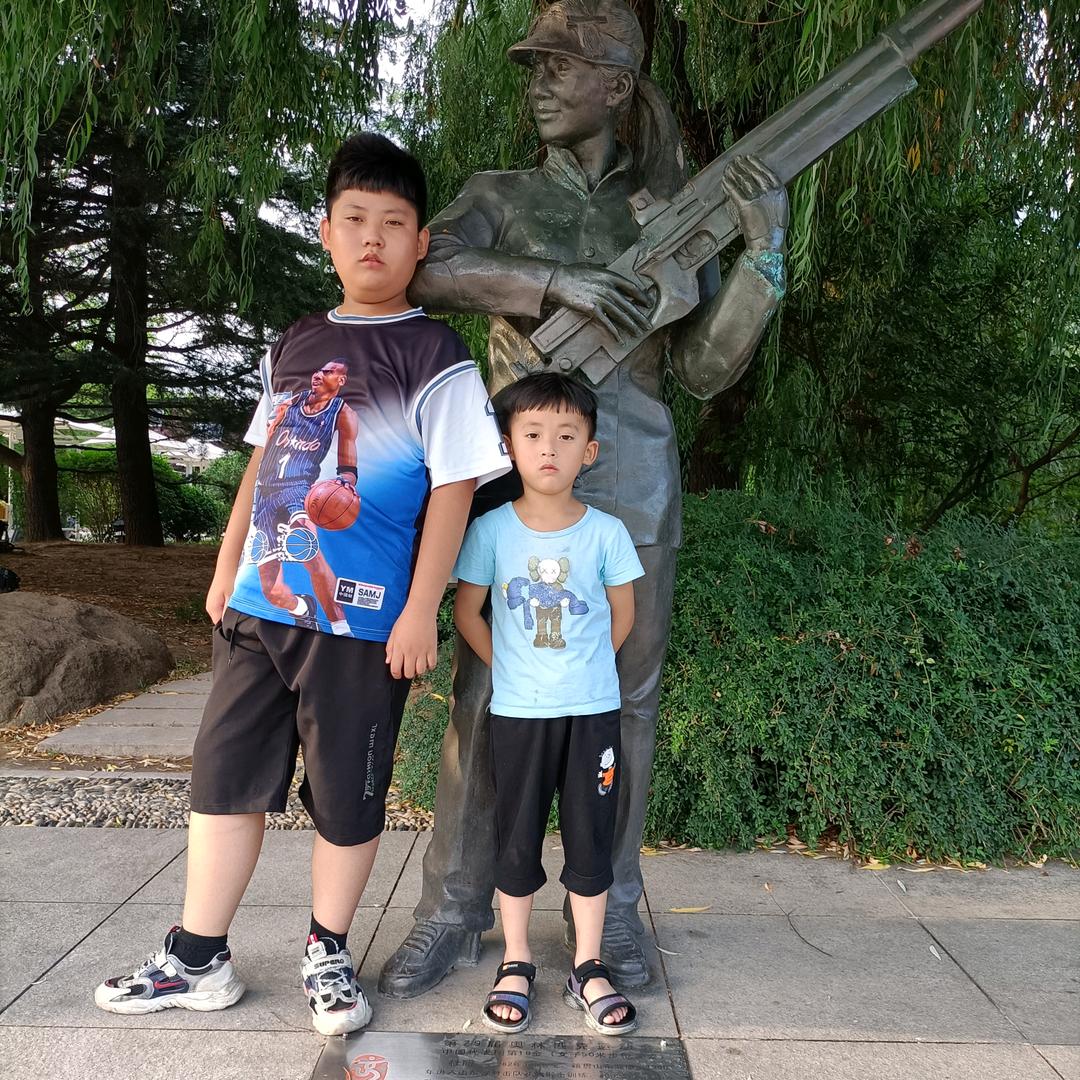 孟龙俊杰