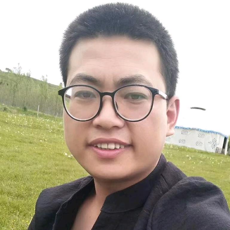 张鑫铭