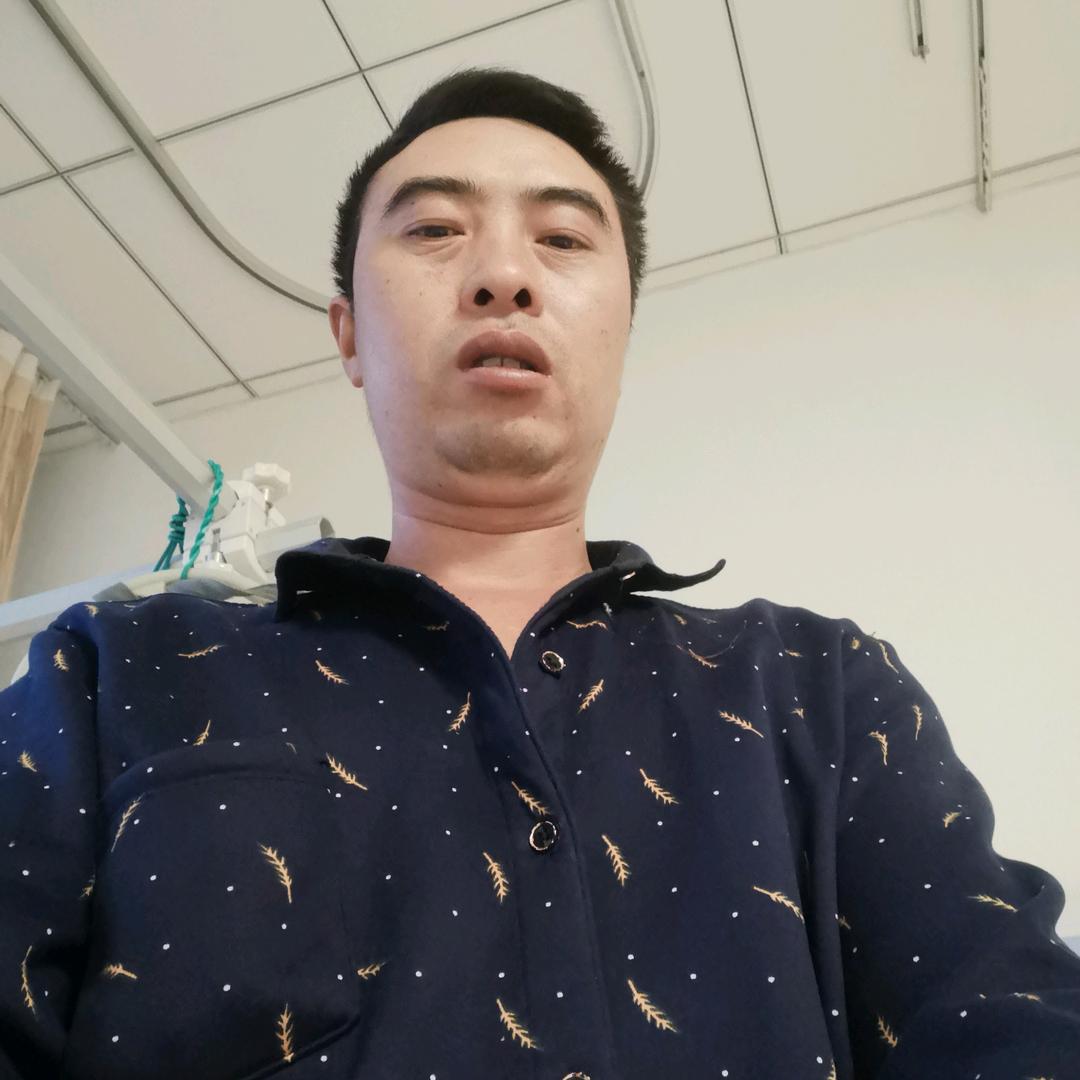 覃多多