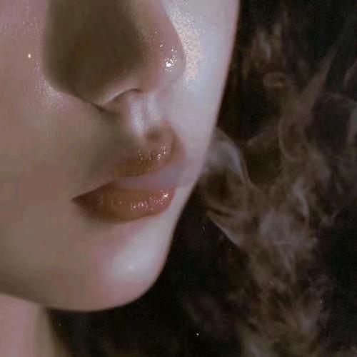 ៚看，她哭了ོོ ͜✿ ҉҉҉҉҉