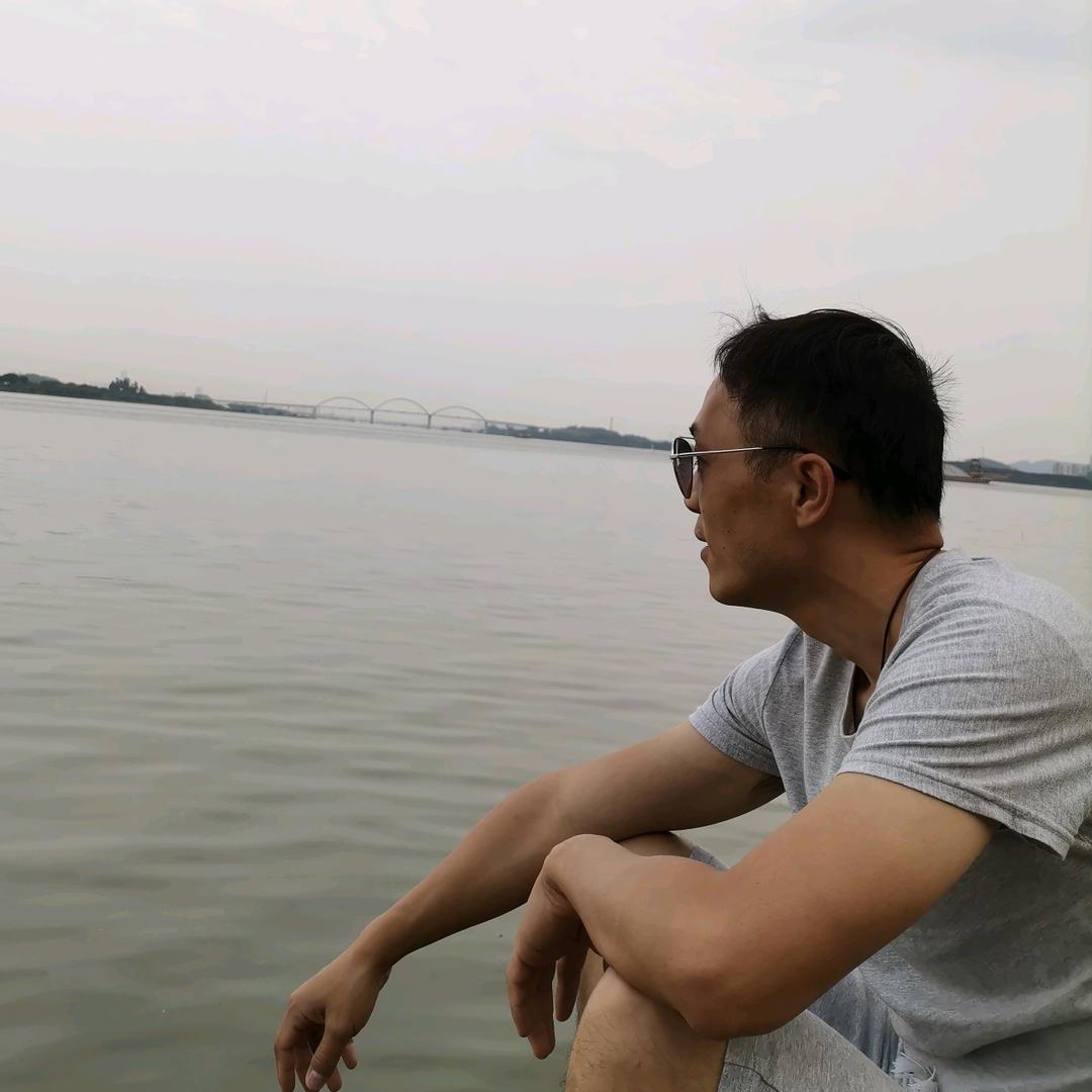 威