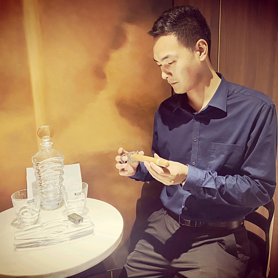 银城天悦李群飞