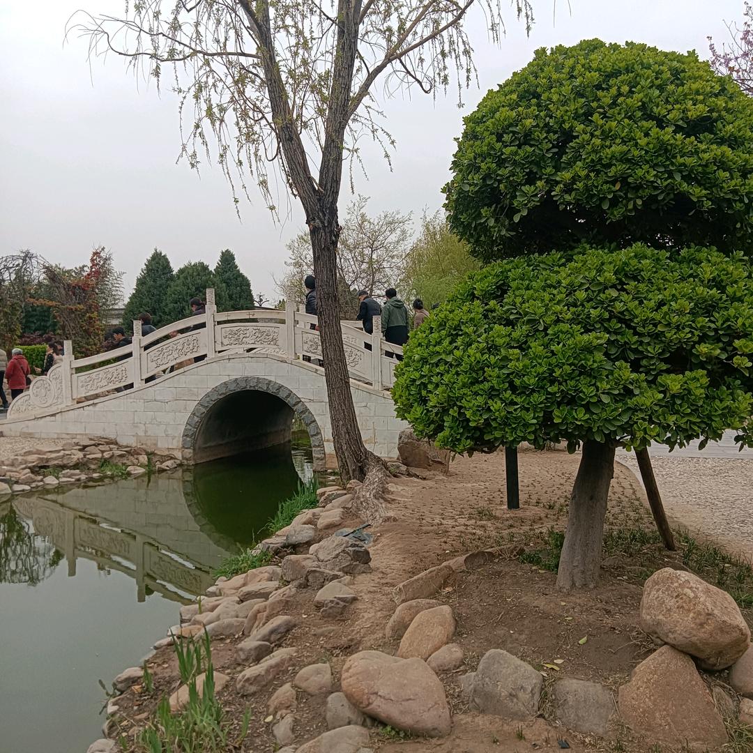 小桥流水天空蓝