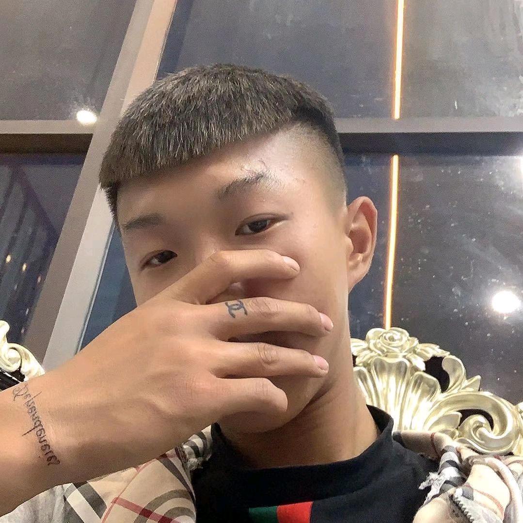 付强，。