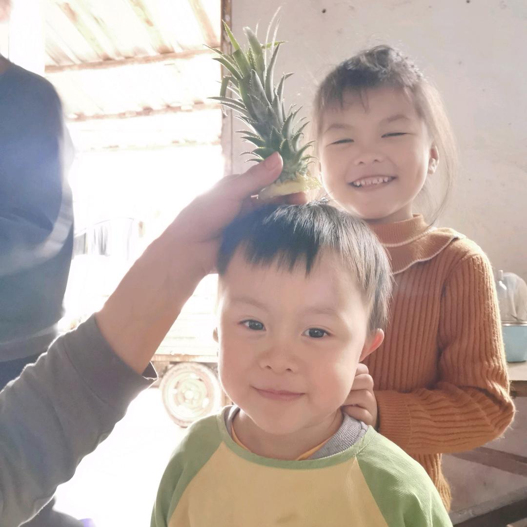 对影成双