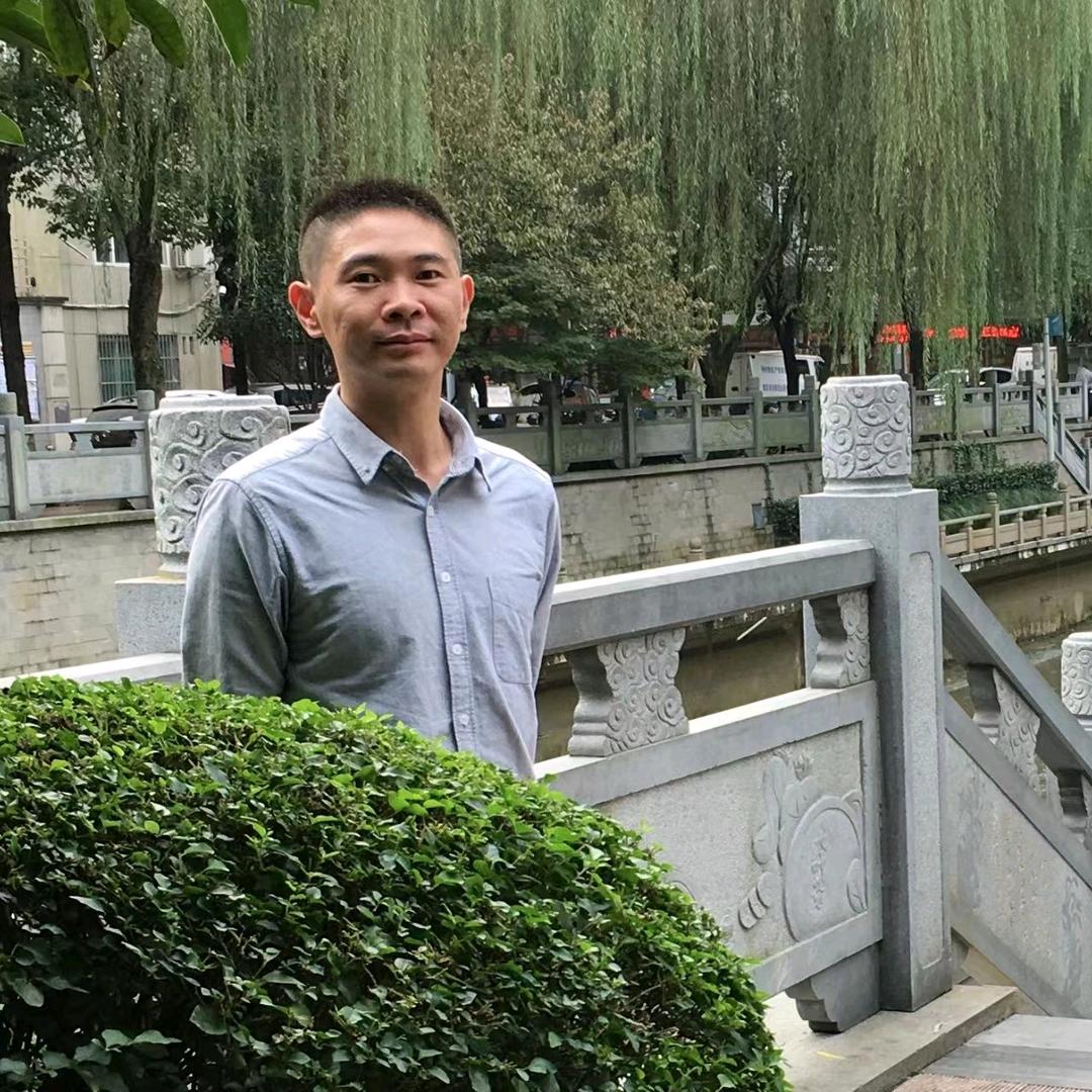 不会跳绳的张老师