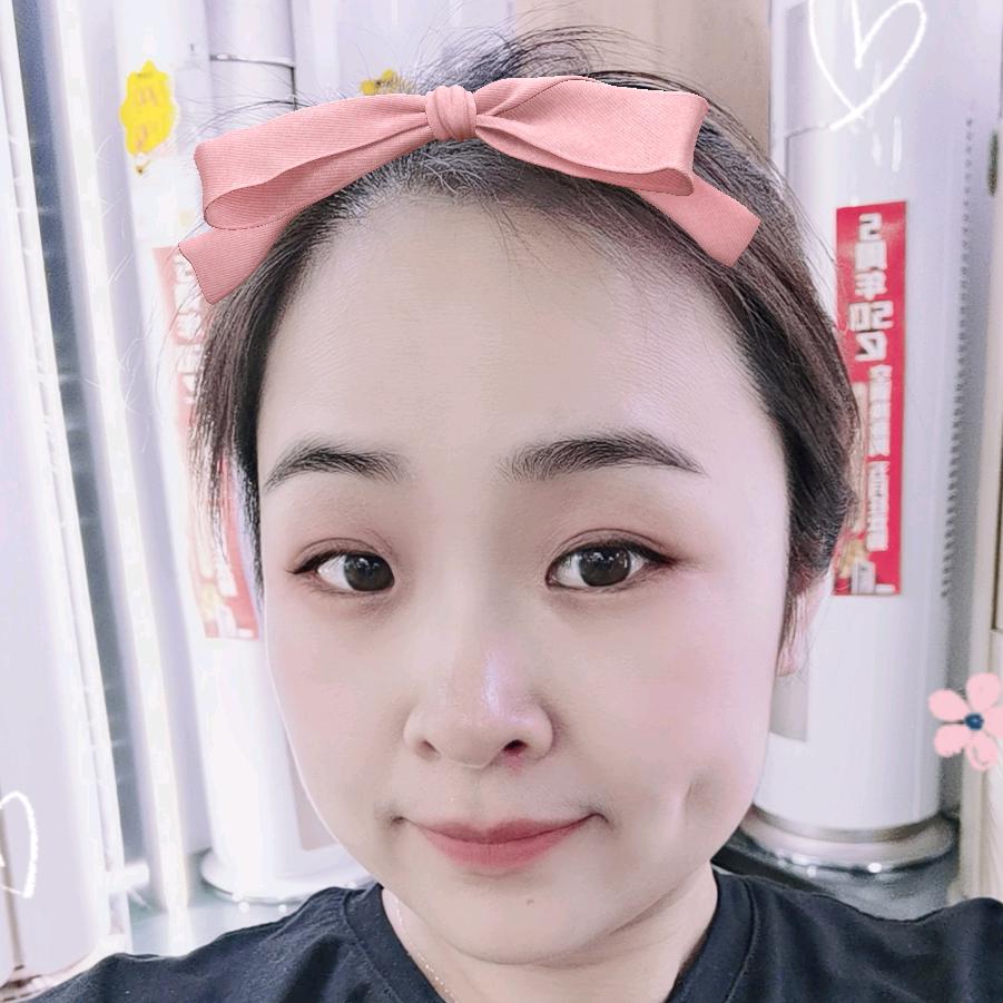 梁艳