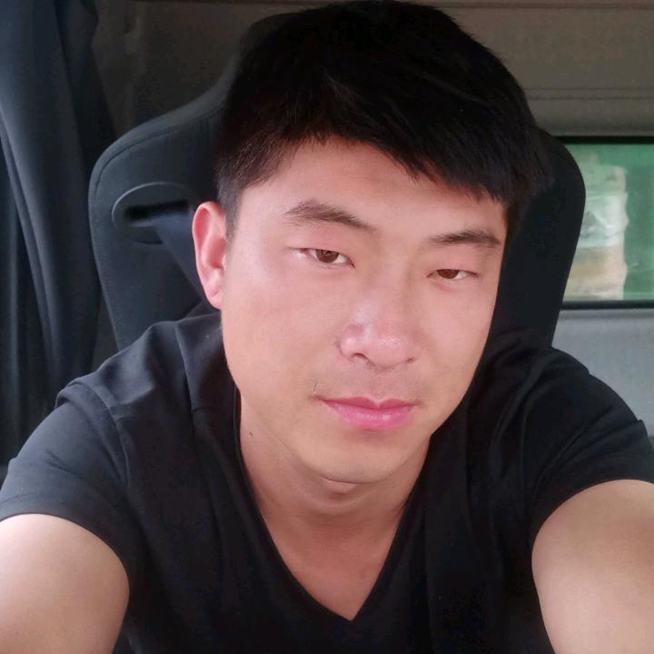 张   三