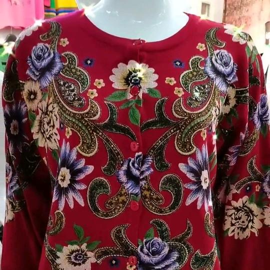 城城服装店中老年服装