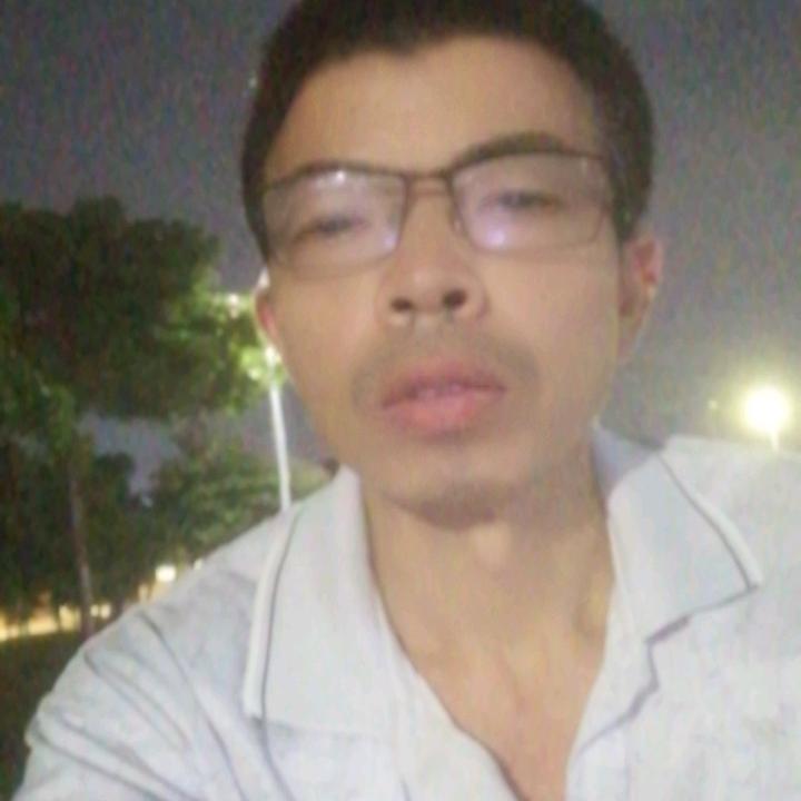 装修：吊顶，整套家具及床，我