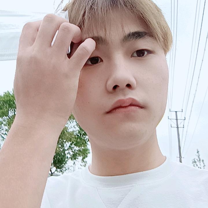 Qw1ko（亲我一口呀）