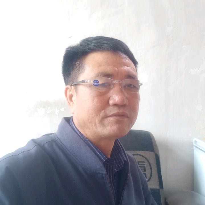 追逐时尚的脚步。