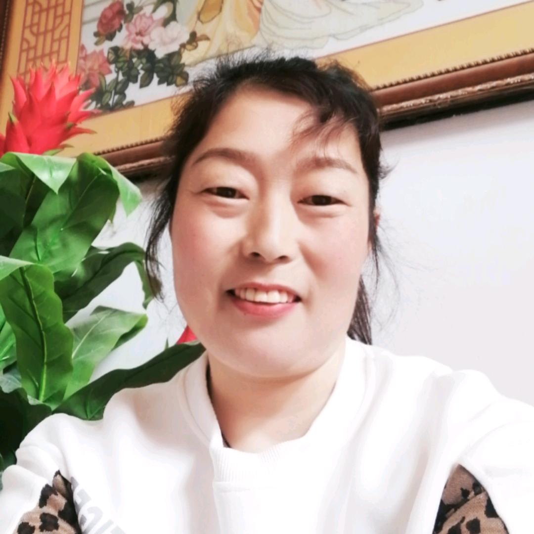 @艳利，礼仪文艺队