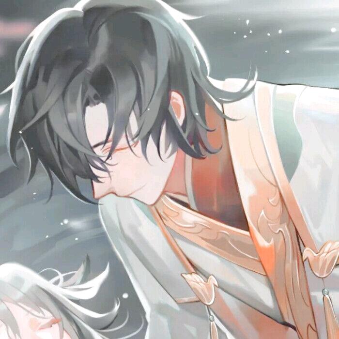 看谁都像老大哥