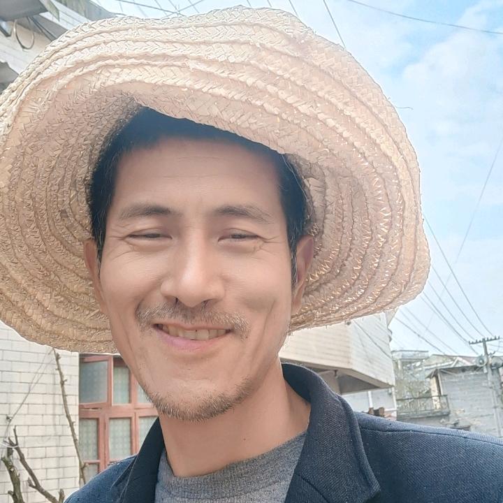 喜鹊狠开森