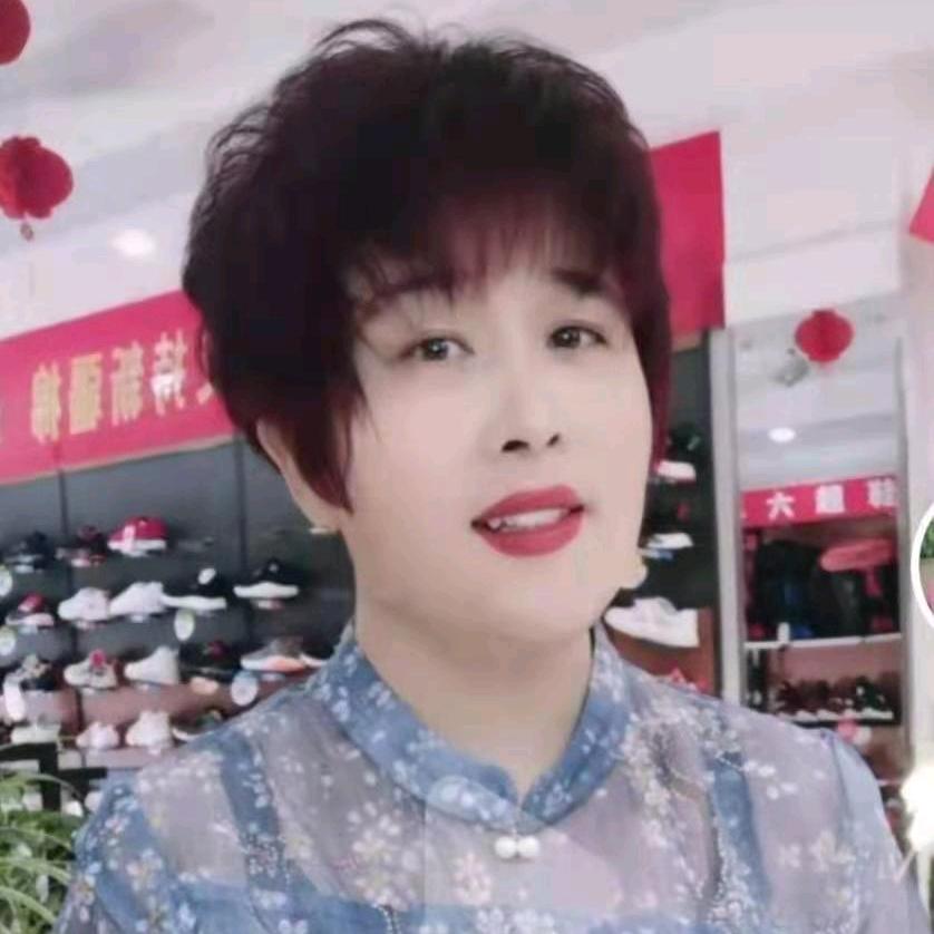 新泰市楼德镇冯玲双星鞋店