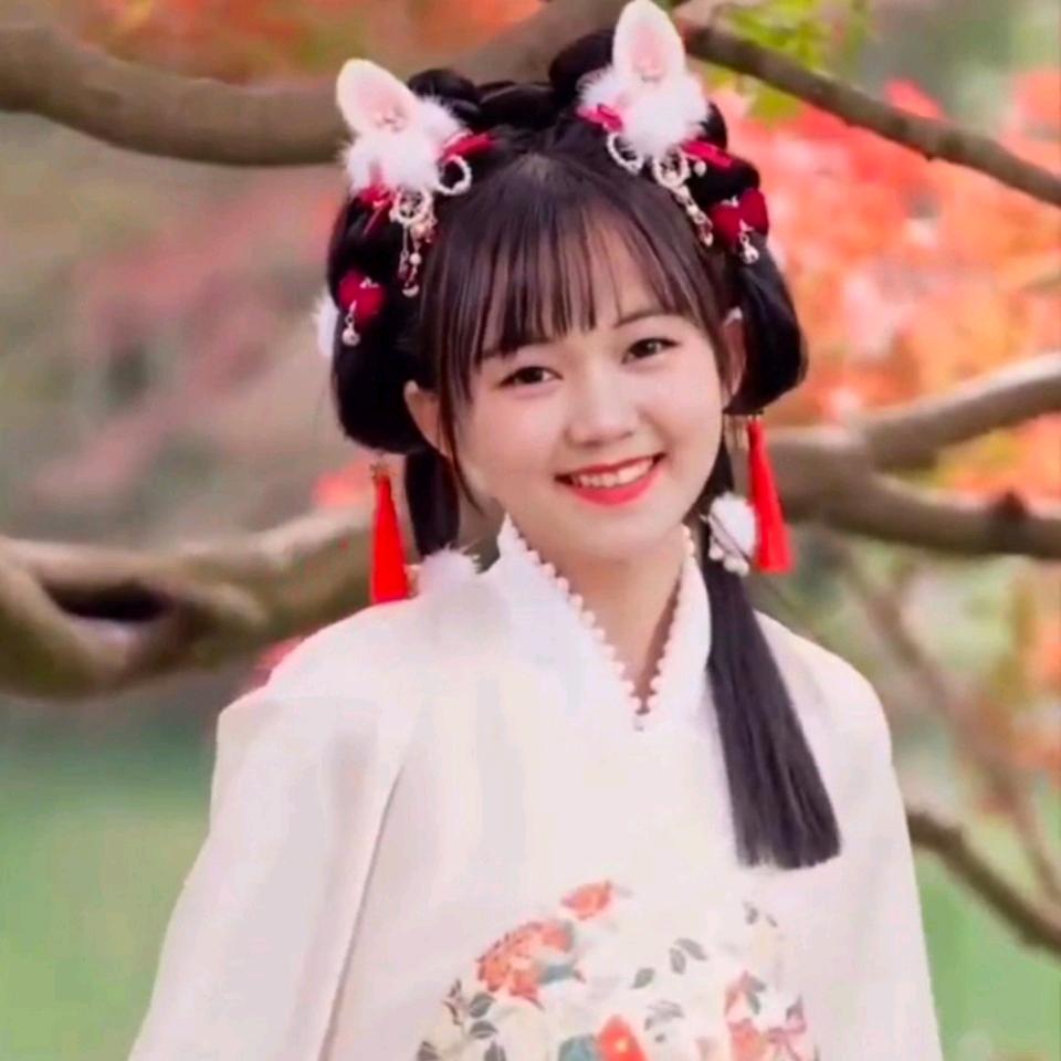 芸芸.