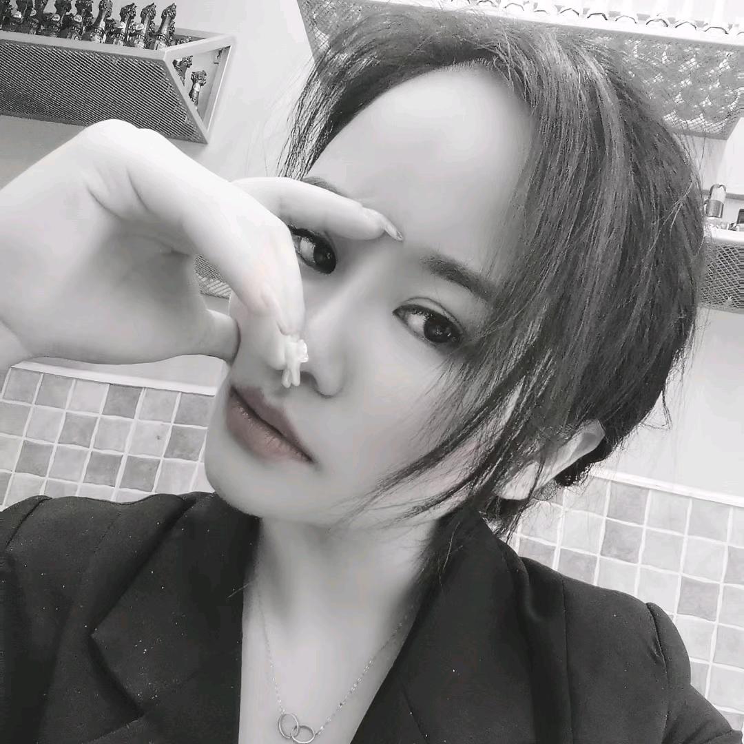 巫山县美诺美甲美妆工作室