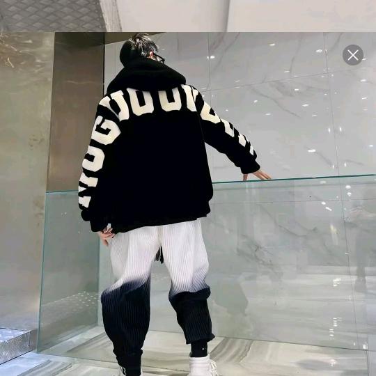 十二个耳洞